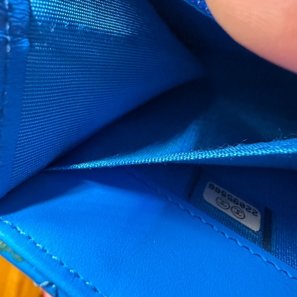 CHANEL BLUE PATENT LEATHER BOY WOC - Picture 8 of 10